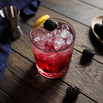 bramble cocktail, how to make a bramble, gin bramble