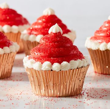 santa hat cupcakes