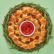 pigs in a blanket wreath