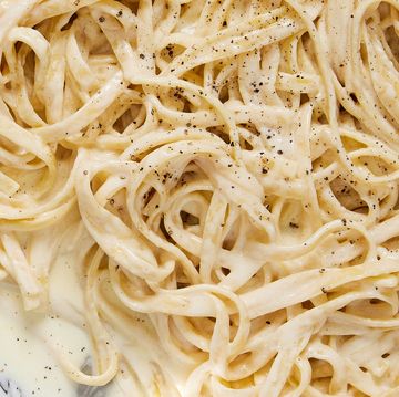 alfredo sauce made with heavy cream garlic and butter