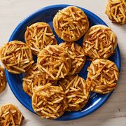 lakte cookies with toasted potato sticks and apple caramel