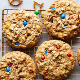 monster cookies with oatmeal and mm's candy