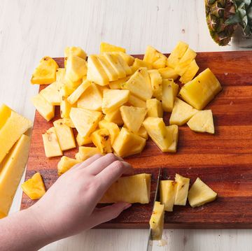 how to cut a pineapple