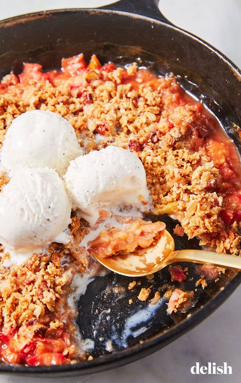 rhubarb crisp delishcom