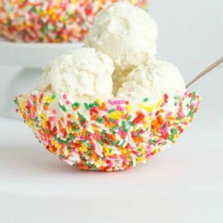 Food, Sweetness, Cuisine, Dessert, Ingredient, Confectionery, Baked goods, Dairy, Colorfulness, Sprinkles, Food, Sweetness, Cuisine, Dessert, Ingredient, Confectionery, Baked goods, Dairy, Colorfulness, Sprinkles,
