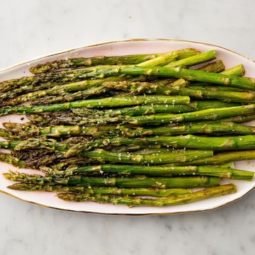 delish-roasted-asparagus