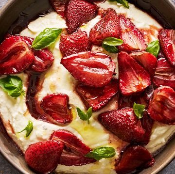 whipped feta with balsamic roasted strawberries served with crackers