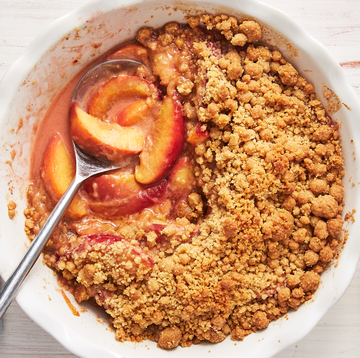 Peach Crumble - Delish.com